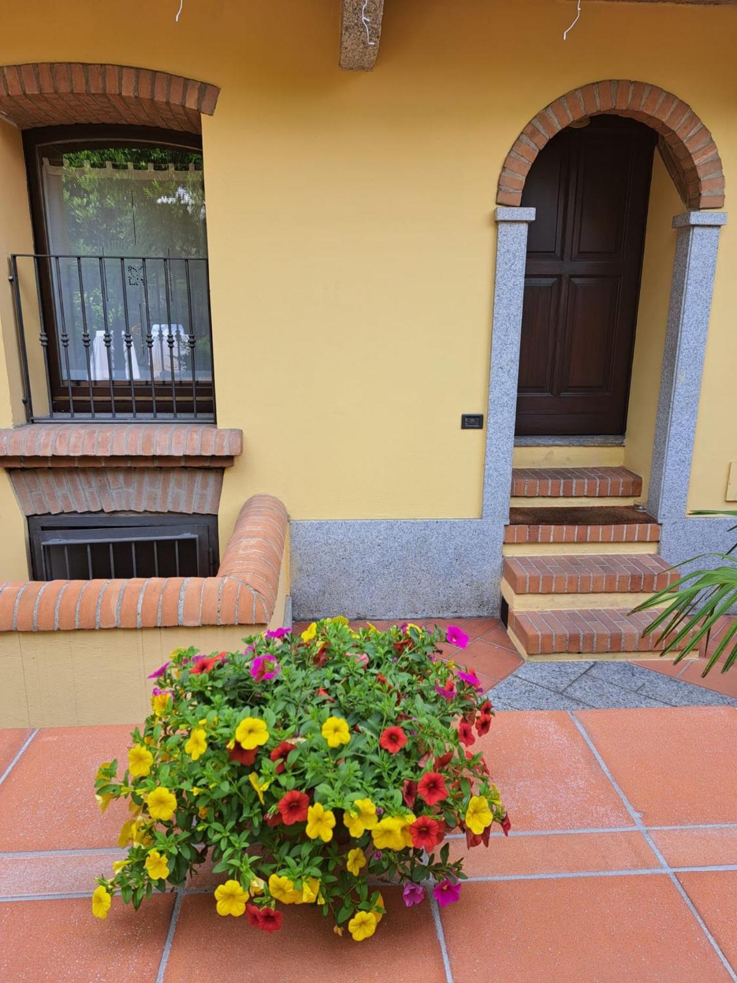 Monolocale Dalia Abbadesse Guest House Milão Exterior foto
